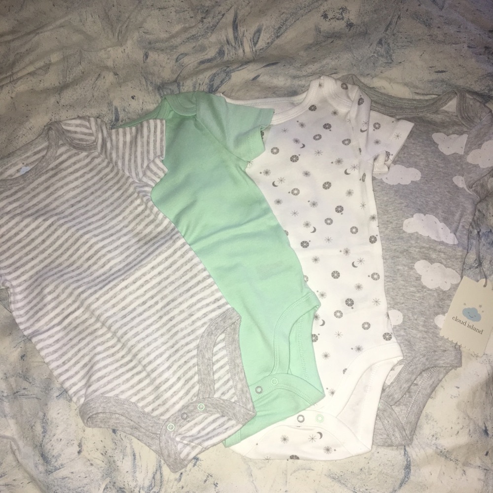 4 pack of onesies